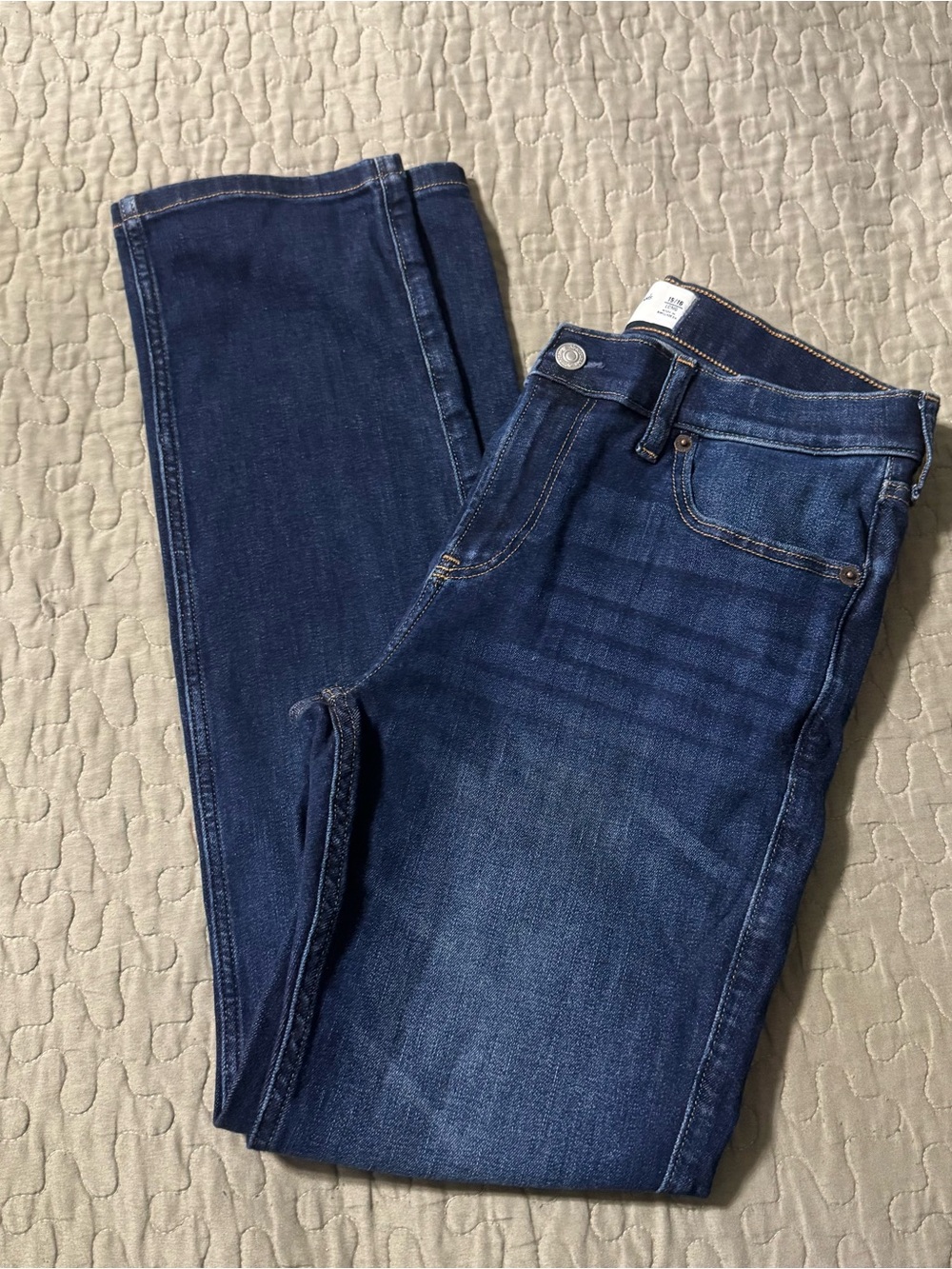 Abercrombie kids boys dark blue wash skinny long denim jeans size 15/16
Like new